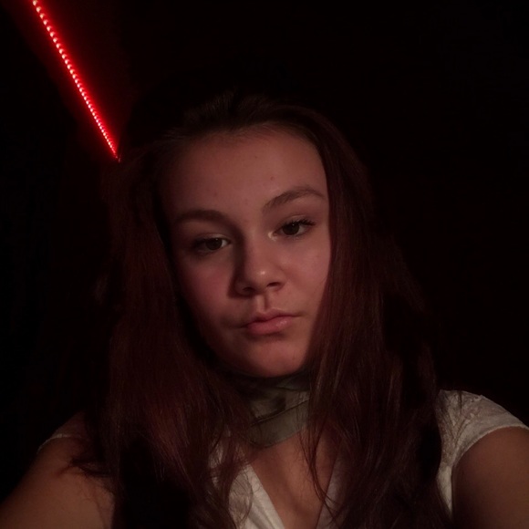 Meet your Posher, Hannah - Picture 1 of 1